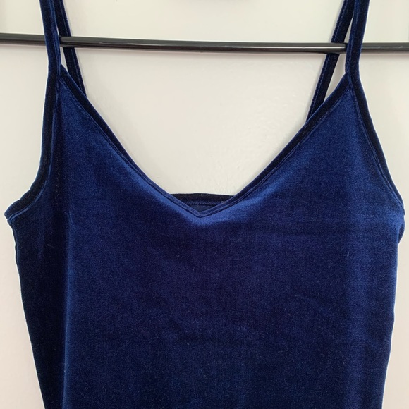 Forever 21 Blue Velvet Cami V Neck Crop/Tank Top - Picture 2 of 4